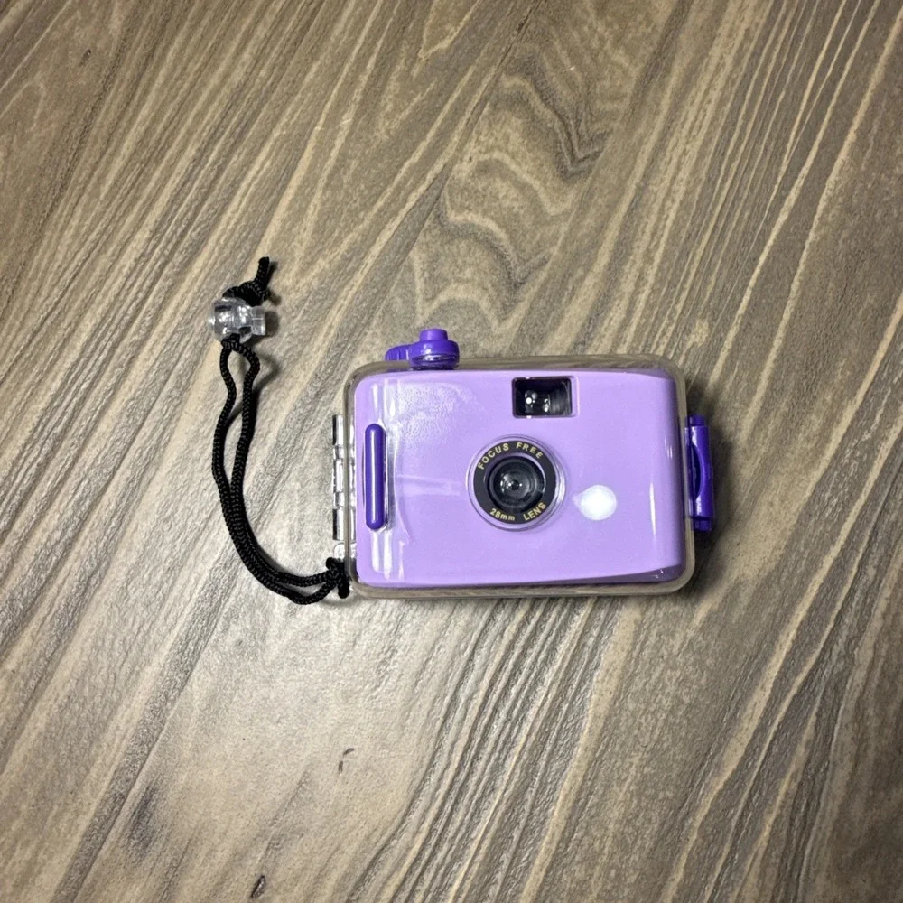 35mm Underwater Camera Purple Focus Free 28mm Lens Vintage Retro Style Reusable